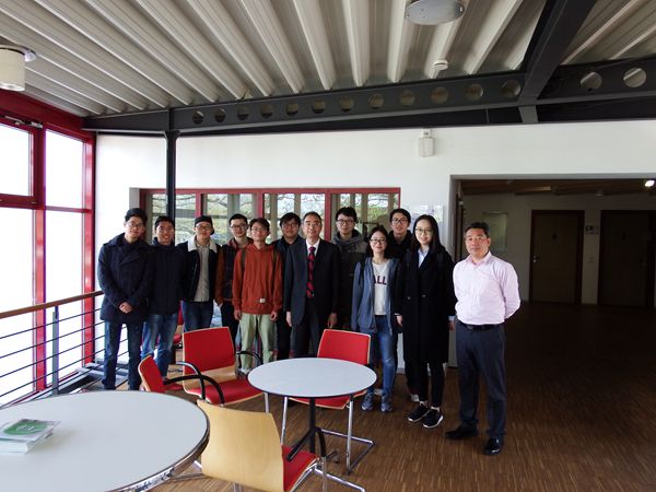 1494817683101451.jpg 与13级吕贝克全体学生合影_副本.jpg